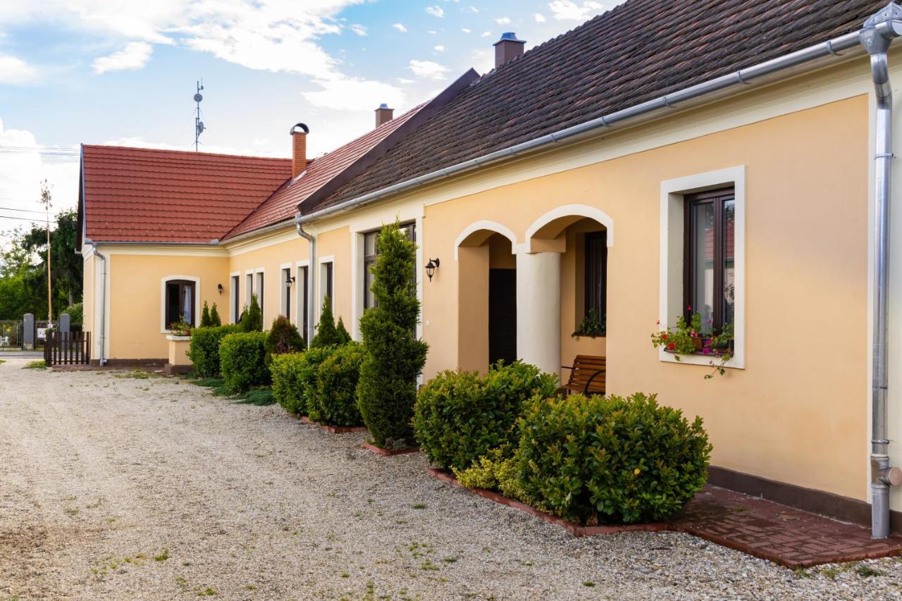 Kapolna Vendeghaz Apartment Kerkaskapolna Екстериор снимка